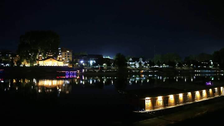 Zohib Baghii. (@iamzohaib1996) on Twitter photo The land of Velley Kashmir Girlstudents enjoying at dal lake a group of girlstudents warm welcome to all over the world guests. #G20Kashmir <a href="/TV9Bharatvarsh/">TV9 Bharatvarsh</a> <a href="/TV9Marathi/">TV9 Marathi</a> The land of Velley Kashmir Girlstudents enjoying at dal lake a group of girlstudents warm welcome to all over the world guests. #G20Kashmir <a href="/TV9Bharatvarsh/">TV9 Bharatvarsh</a> <a href="/TV9Marathi/">TV9 Marathi</a>