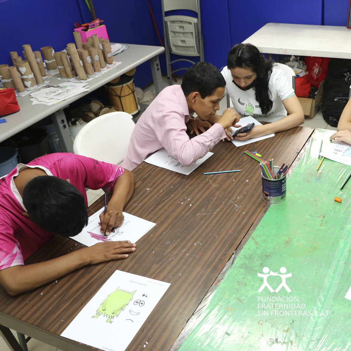 FundacionFSF's tweet image. La Fundación Bull &amp;amp; Bear nos visitó la semana pasada. Les contaron un cuento que nos hizo reflexionar sobre sus emociones. Después, plasmaron sus estados de ánimo en dibujos.  ¡Gracias por los momentos inolvidables! #FundaciónBullBear #PcDI #FFsF