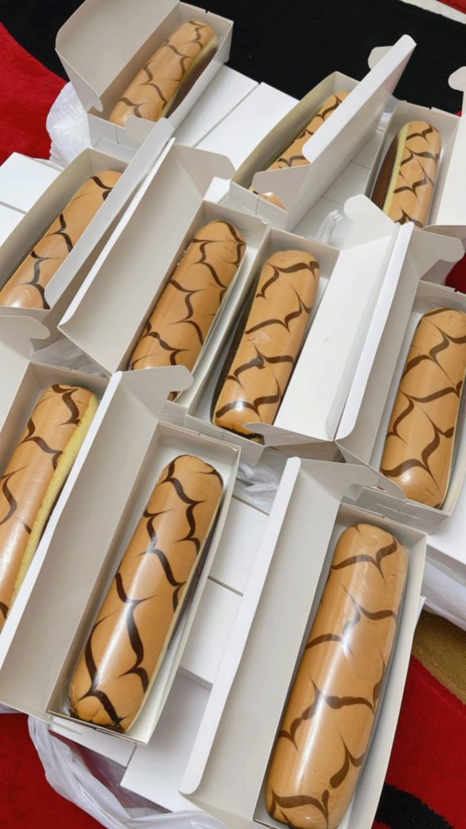 tyraaeee's tweet photo. It cost RM0.00 to help RT my business 🥹🙏🏻

Kek tapak kuda baru restock ‼️ I'm looking my 1st customer kek viral ni 😍🫶🏻 Ada yang belum try lagi tak 🤭 RM23 per roll, POSTAGE &amp; DELIVERY AVAILABLE 🚗

https://t.co/5jl7AHMTOM https://t.co/AD1fa0nrvY