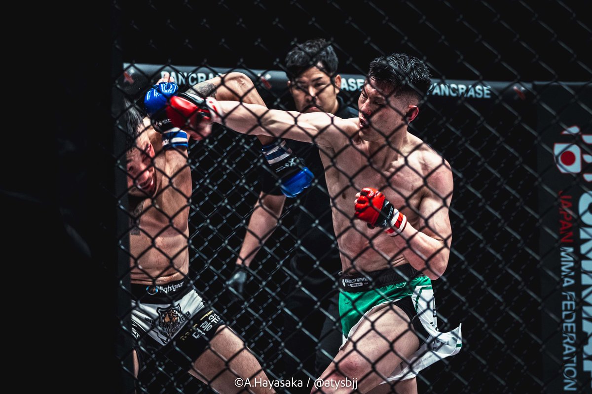 PANCRASE333 FeatherWeight
Shinsuke Kamei vs Bang Jae Hyuk

#PANCRASE

instagram.com/p/Csh9XTDJwg1/…