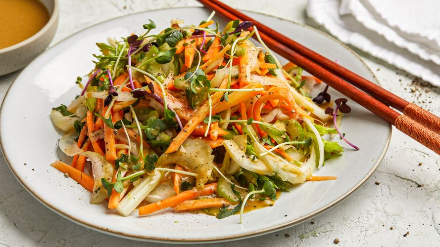 ZentrumGesund's tweet photo. #Asiatischer Salat mit Misodressing

Für diesen absolut köstlichen #Salat haben wir rohes Gemüse mit einem #Misodressing versehen, das Seinesgleichen sucht. https://t.co/Vux0EkWRTo und https://t.co/9f92Z7kl64 https://t.co/075df2pQML