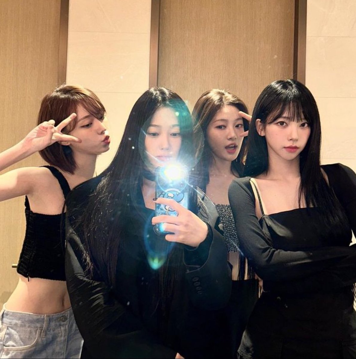 aespachart's tweet photo. .@aespa_official members have opened their individual Instagram accounts!

Follow them here:

KARINA: https://t.co/c3rekSdOlq
GISELLE:  https://t.co/JCf7giYTmy
WINTER: https://t.co/PrhzjPFPS3
NINGNING: https://t.co/82ORoi3Bp0

#aespa #에스파 https://t.co/kykQtf35Ip
