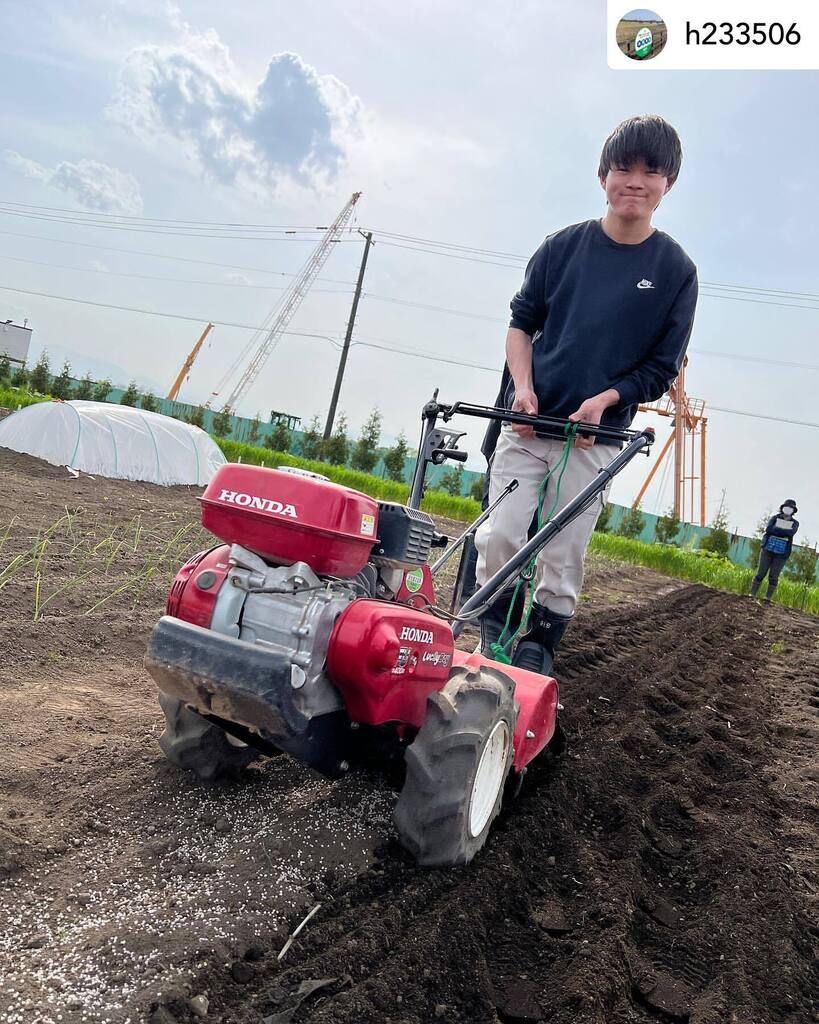 hht_aisa's tweet photo. AISA学���の投稿をリポスト。 

#北海道ハイテクノロジー専門学校
#AIスマートアグリ学科
#HHTAISA
#AISA学生リポスト

Posted @withregram • @h233506 耕運機 https://t.co/aJThlIDyh7 https://t.co/WlVyETzsPT