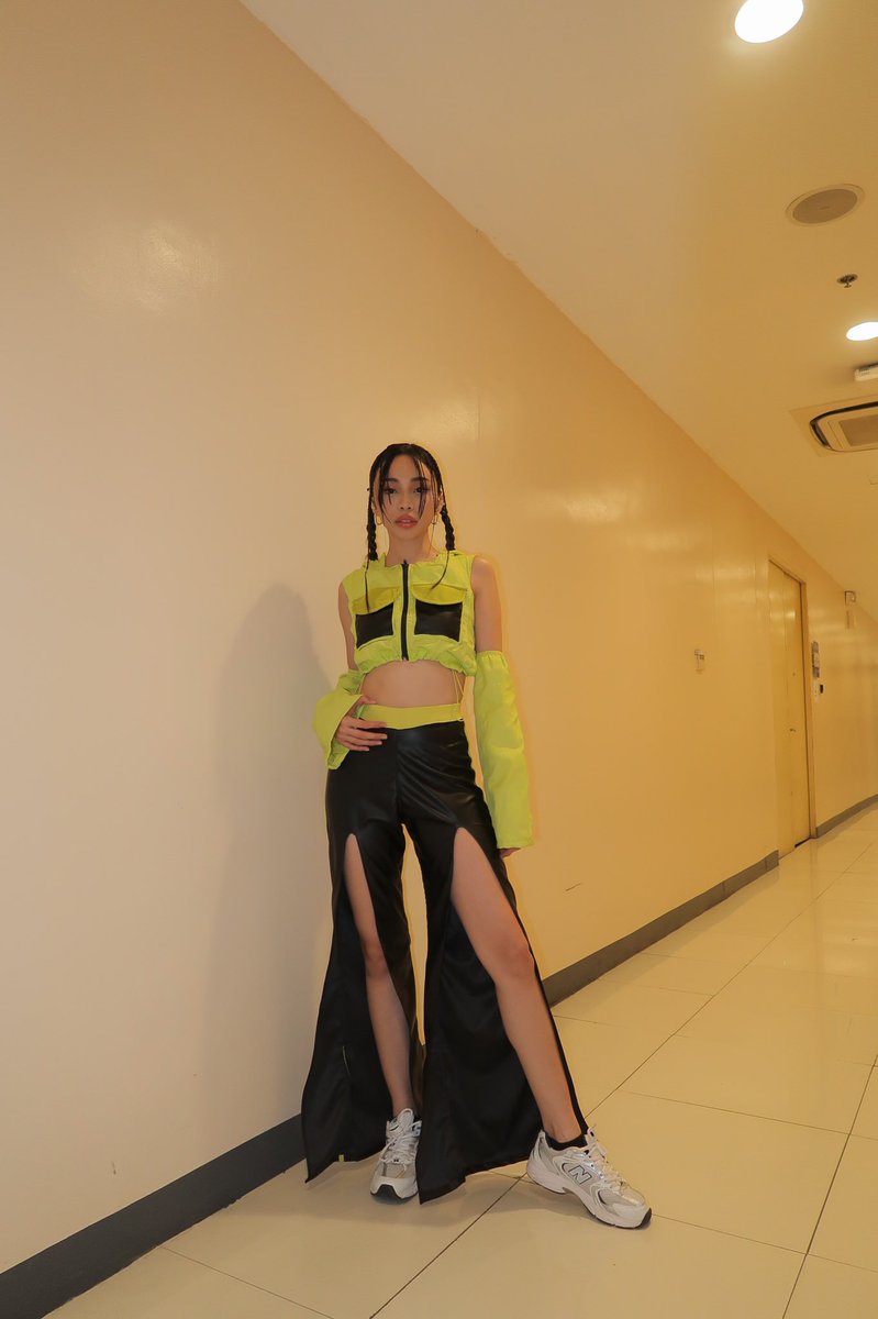imrioliza's tweet photo. @maymayentrata07 lewwwk yesterdaaaay ✨

#StyledByTeamRainxEm
Designer: Mikael Castillo https://t.co/TIRHDkn4aG