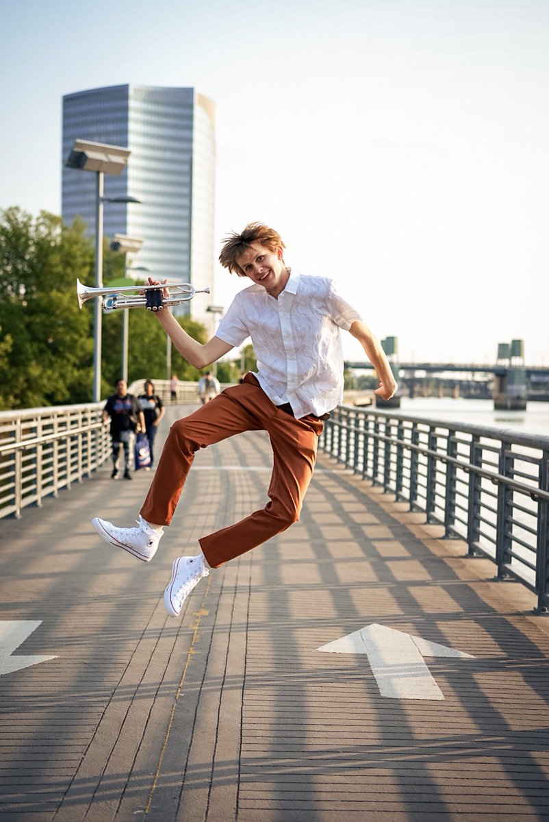 KateKedley's tweet photo. #seniorpics #classof2023 #capa #capahs #philadelphia #trumpet #trackandfield #bananarepublic @BananaRepublic https://t.co/L7yhS8j4kB