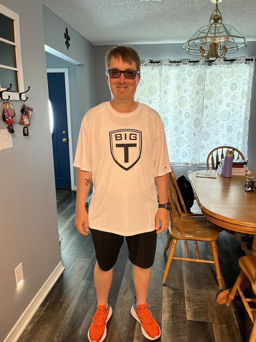 Jeremy4hand's tweet photo. @Bmiller_228 Dressed for my ride to Houston this morning.  Proud to be reppin Big T. https://t.co/1GH7eMgZWK