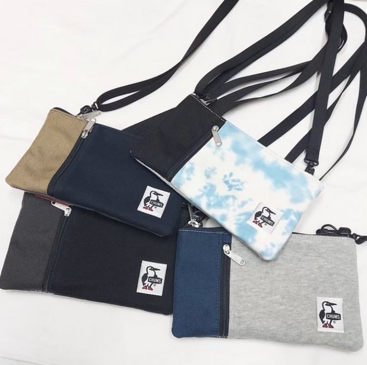 smith_nagoya's tweet photo. CHUMS
【チャムス】
Smart Phone Shoulder Sweat Nylon
【CH60-3611】
¥3520(税込)

薄型のサコッシュ。
財布、定期入れ、スマホなど最低限の必需品の持ち歩きに丁度よいサイズ感です。ショルダーバッグ感覚でお使いいただけます💮

楽天TROPHY SMITH
https://t.co/yGGjVXbAuo

#chums
#チャムス https://t.co/YRPLuY7Lbn