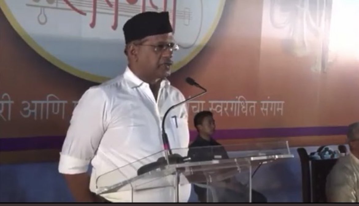 Rex_Vexer's tweet photo. दबक्या पावलांनी आली ,माझी मालकीण झाली 
एका “वाघाची शिकार ,एका हाराणीनं केली” !!!
#pradeepkurulkar https://t.co/pqQIifMpdV