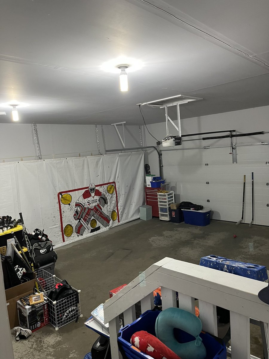 KingCalvin98's tweet photo. We can finally see the floor! #KingBoys are ready for SHOTS #DontMiss #ShotsForDays https://t.co/9DVDdyjmAa