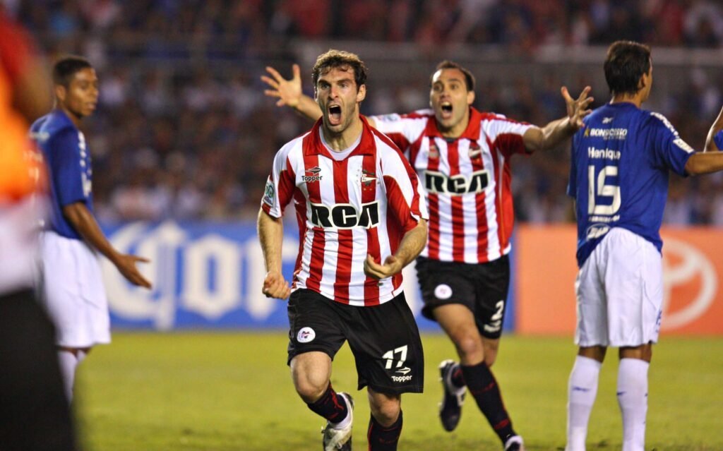 maarto7's tweet photo. Te ganaste tu lugar en la historia grande del Club Estudiantes de La Plata.
Un millón de gracias por tantas alegrías, goleador. Todo lo que escriba quedará corto.

Feliz cumpleaños Mauro Boselli. Un amor para toda la vida❤️ https://t.co/hRxr4iOwSJ