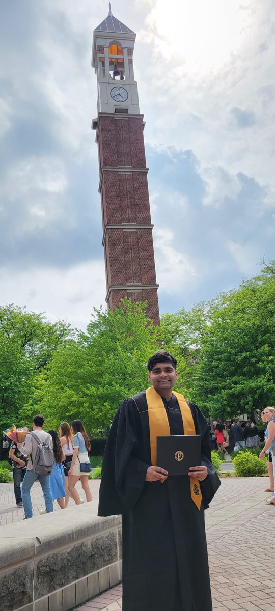 Kalpit_00's tweet photo. @LifeAtPurdue Thank you for the amazing last 4 years! Boiler Up! 🖤💛 https://t.co/E5AgR0lYuc