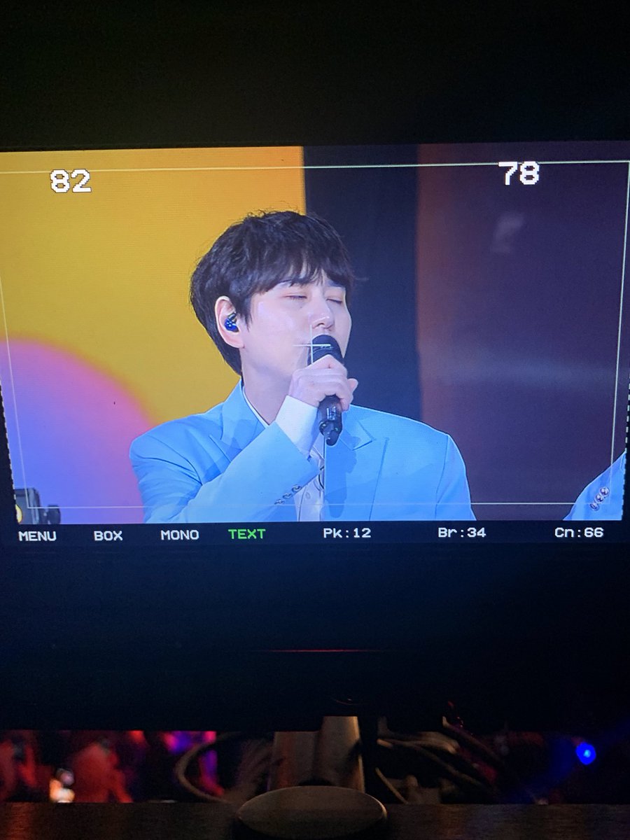efiana_'s tweet photo. One of my wish... kyuhyun thru my viewfinder camera... 
#kyuhyun #RoadtoAlloBankFestival2023 #cameraman https://t.co/Y5O8eYWMoo