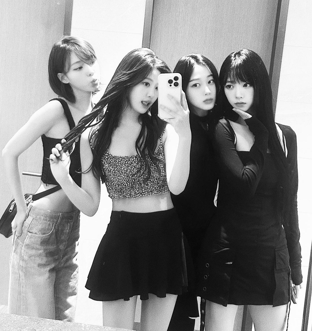 aespabra's tweet photo. 📸 | Todas as integrantes iniciaram o feed de suas respectivas contas individuais no Instagram com uma foto OT4! 🥹

KARINA – https://t.co/N18LtETXQx 
GISELLE – https://t.co/AJ4hzlBCUq
WINTER – https://t.co/97hjDfWSkW
NINGNING – https://t.co/K03uIEsxfR https://t.co/2RGHI3pOEM