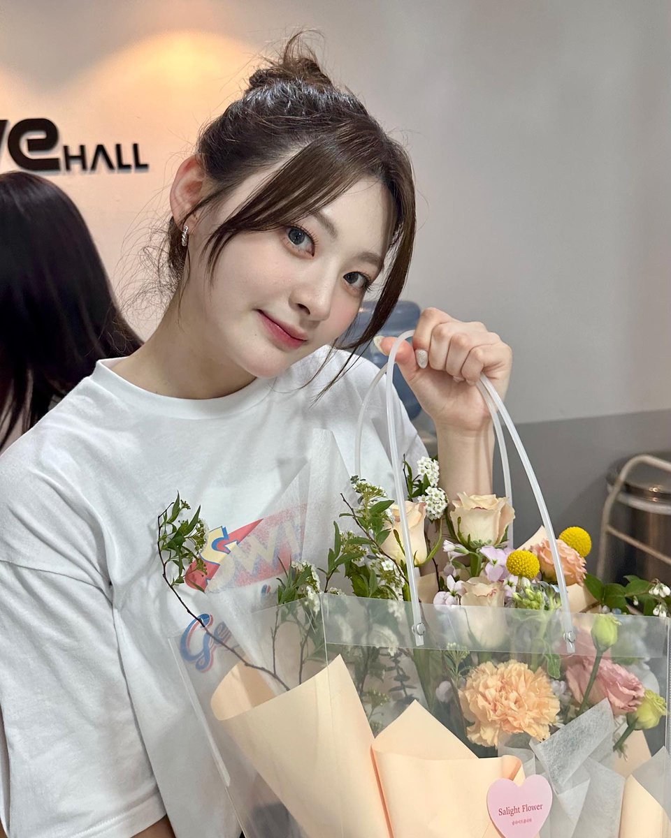 seeundipity's tweet photo. thank you for coming, Jung Eun-jung-ssi. ❤️🫶🏻 https://t.co/GBSnqot3jJ