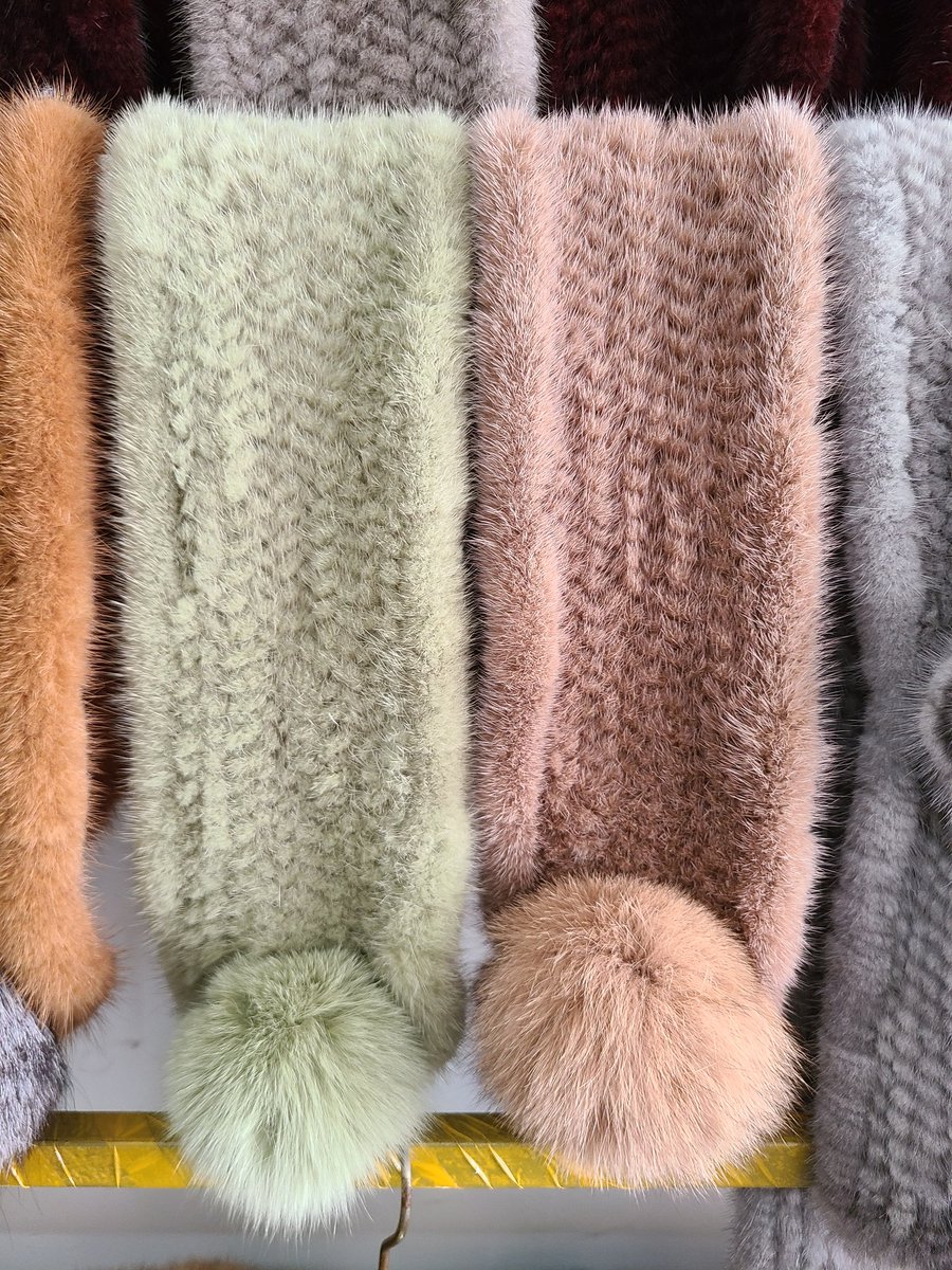 wermsin's tweet photo. Scarf with mink https://t.co/zGoij9om0L