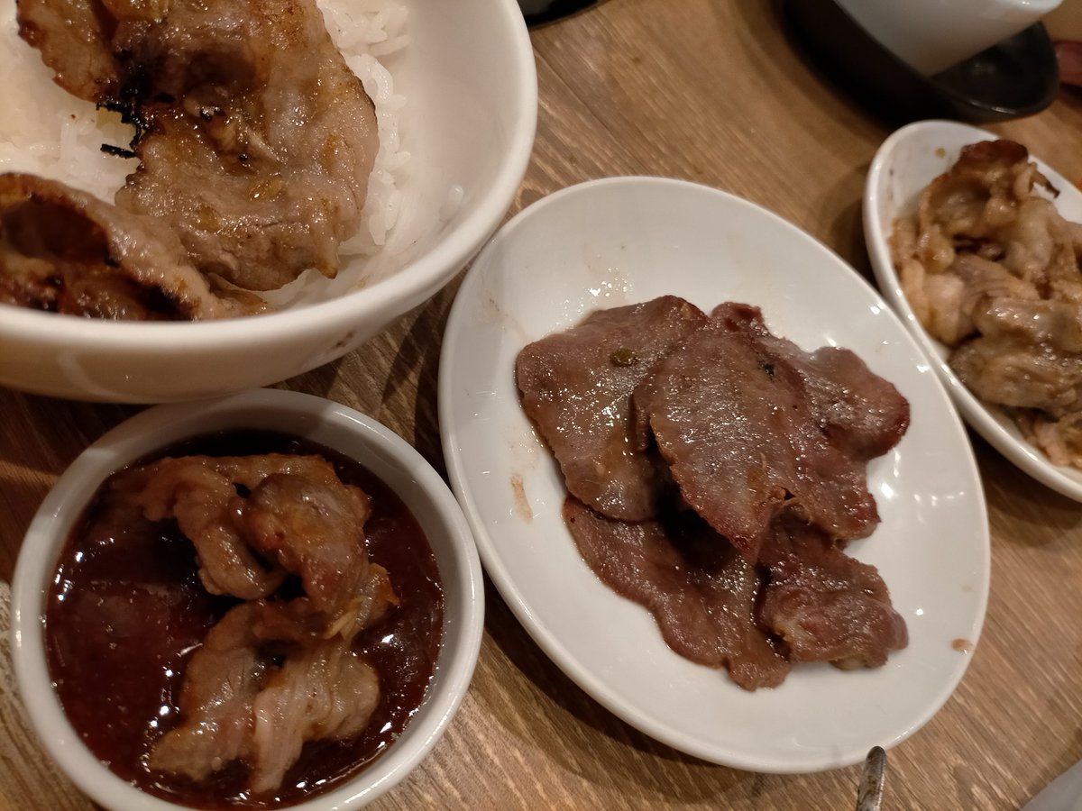 今日は猟銃買いに郡山駅周辺～
ランチ食べ放題が1500円のとこ見っけた 