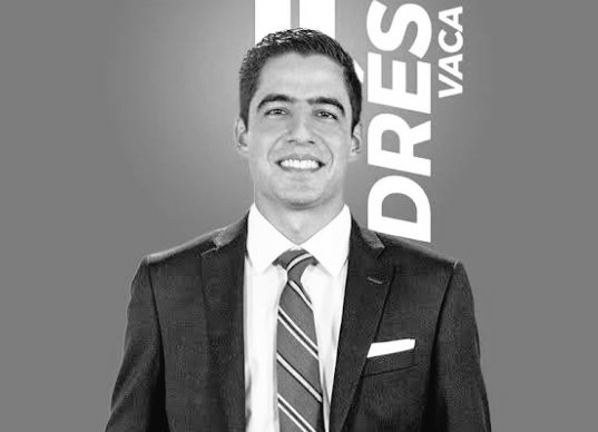 jc__caz's tweet photo. 🚨DEL ÚLTIMA HORA🚨

El comentarista Andrés Vaca apuñaló a uno de sus compañeros de transmisión luego de que esté se burlara de la derrota del América. 

Andres se dió a la fuga y ya lo buscan las autoridades. https://t.co/GplUFVDHER