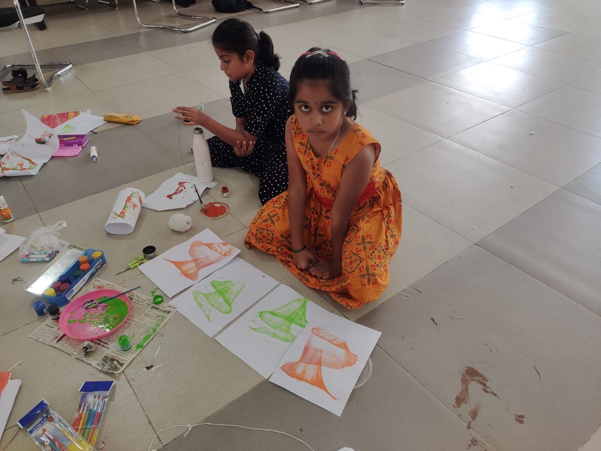 STRING ART activity was an excellent way to relax and unwind. It helped them to improve their mental health and even learn geometry.
#srinachammalvidyavani #summerhouse #HandmadeHour #kidsthesedays #kidsactivities #kidscreativity #strings #art #artandculture #geometry