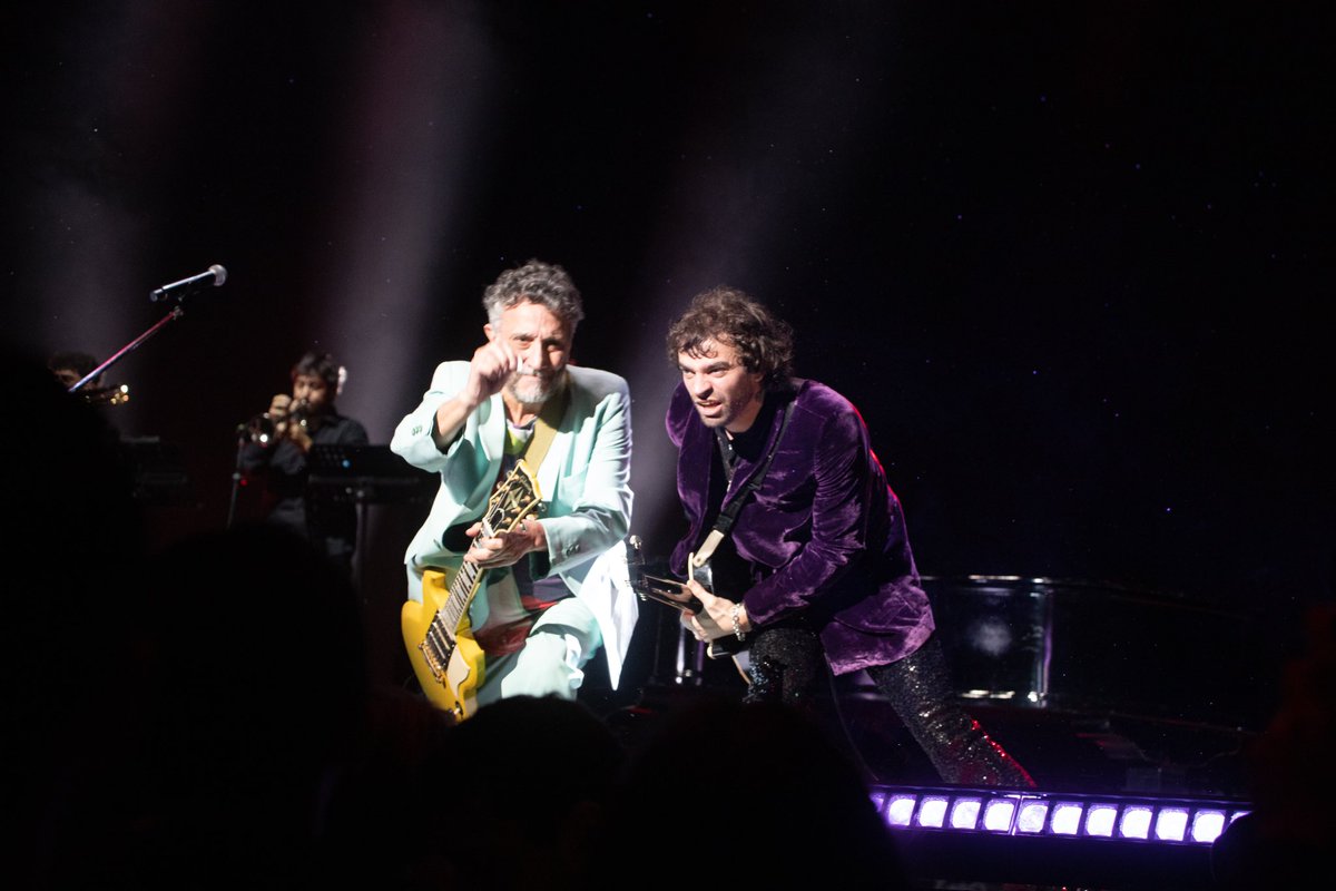 FitoPaezMusica's tweet photo. Bogotá, viste cuando se dice sin palabras?. Bueno, así! Pero hasta el infinito! Sos parte de mi!
Full love 
Todos en un solo cuerpo
Viva la música!
@individuaph
@migueltfotografia
@juliboteroce https://t.co/AZZC6dMolU