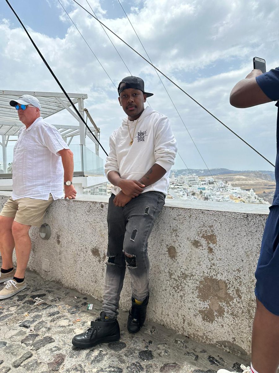 lacostaration's tweet photo. Out in Santorini, Greece https://t.co/OQ4uz3PaLU