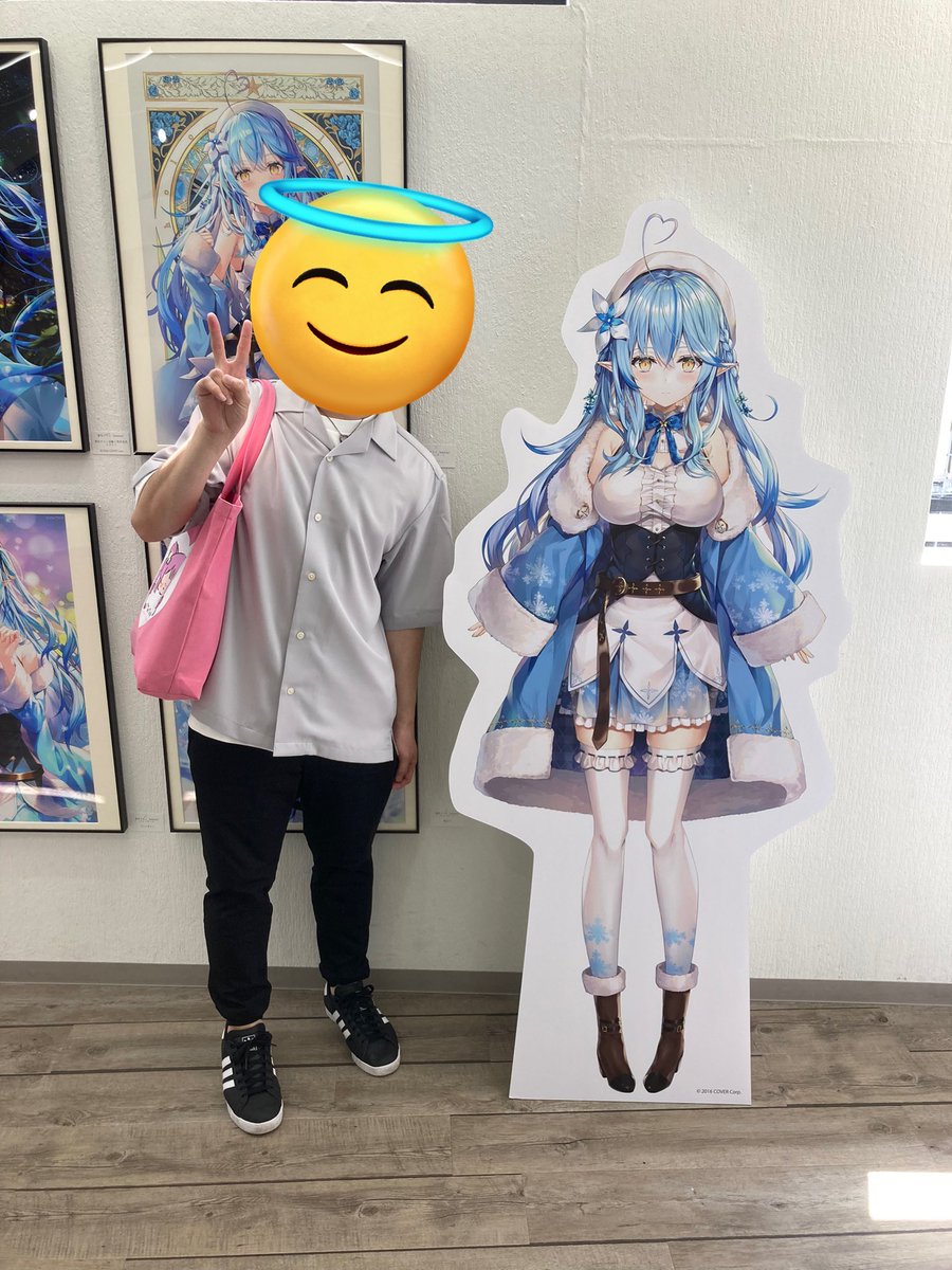 EuVa_hobby's tweet photo. リン☆ユウ先生(#rin7914)のイラスト展に行ってきました♪
目の描き込みとか綺麗すぎて、吸い込まれそうになっちゃった😵💫
僕のお気に入りは金髪娘ちゃん✨
リン☆ユウ先生の金髪碧眼ちゃん好きすぎる😍
等身大ラミィちゃんパネルとも2ショット撮ってきました!☃️ https://t.co/2pBCjohGap