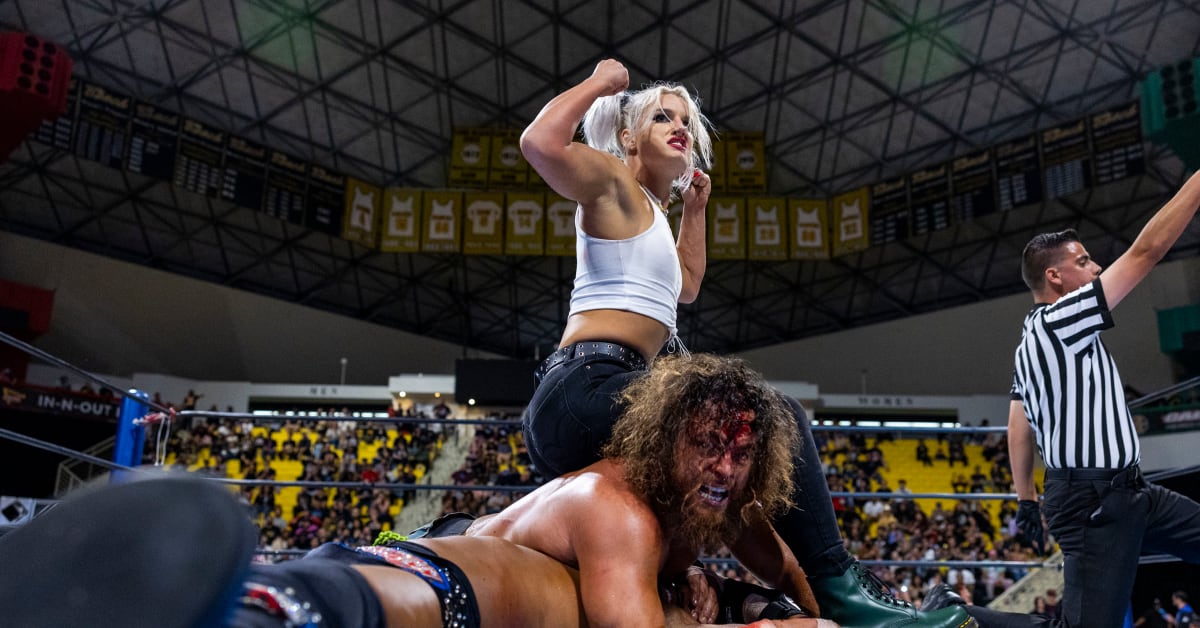 Pro Wrestling Overtime on Twitter "RT WONF4W Toni Storm helps Juice