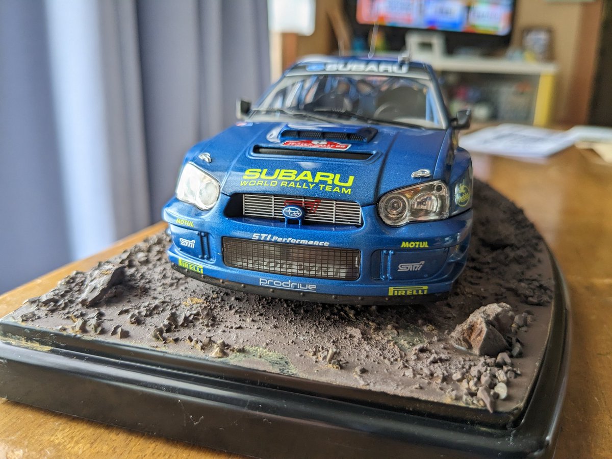 HN6FGAw7yyV0ZwO's tweet photo. ＃インプレッサ　　＃wrc2003
1/24 
ラリーGB2003のモデルをディテールアップして
100均ケースに砂利（ランナーゲート処理のカス）を散りばめてウェザリング https://t.co/XTB0j86DOc