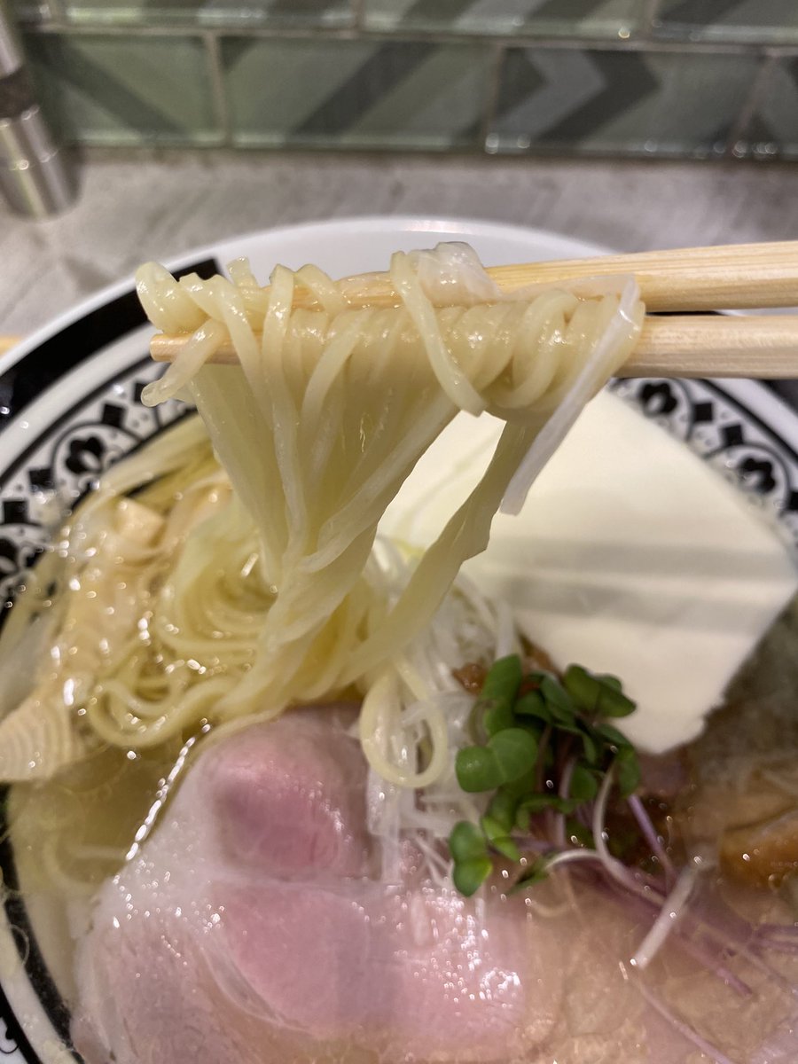 iteko_Rabbit's tweet image. #RAMEN #EDDIE #SuperButter #塩ラーメン
塩ラーメンさっぱりしてて美味しかったぁ〜😋💕
スーパーバター入れたら変身したわ✨🧈✨
ラーメン欲が満たされる一杯だったんでスープも飲んじゃいました‼️