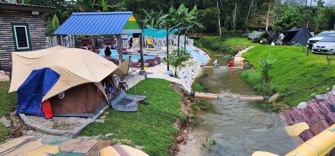 MySantaiTv's tweet photo. Kat N.Sembilan ada Port Macam ni?  Kat Nilai je kot 😱😱 kendian lokasi eh Damai, Kabus Pagi, Udara Sogar, Wow !!!

Boleh ajak kawan-kawan atau family gathering kat sini. Memang suasana yang sangat menyamankan

Thread https://t.co/oScG7Jc404