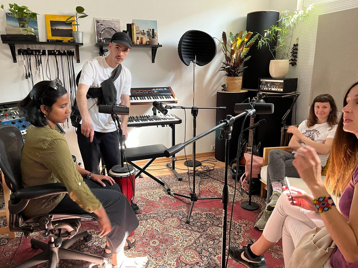 Behind the scenes with another very special guest Helena Mihaljevic <a href="/h_mihaljevic/">Helena Mihaljevic</a>, data science professor <a href="/HTW_Berlin/">HTW Berlin</a> &amp; <a href="/ECDigitalFuture/">Einstein Center Digital Future</a>. Together with our very cool sound editor Jakob Stratmann at his studio in Berlin. Episode coming soon with <a href="/bherlo/">Bianca Herlo (@bherlo@mastodon.social)</a> @lena_ulbricht &amp; <a href="/San_amd/">Sana Ahmad</a>!