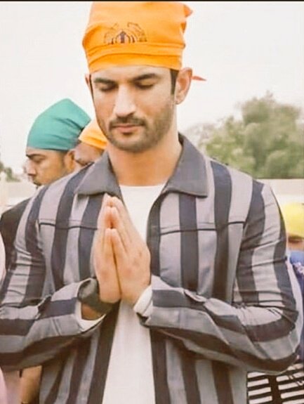 DebPooja1's tweet photo. Sushant Name Rattles Bollywood but still Bwood getting huge support from people in power, 
#JusticeForSushant️SinghRajput seen nowhere,1070days of injustice to him &amp; no one is bothered. He also deserve to live life but his life was snatched why? @PMOIndia @HMOIndia we need answr https://t.co/ROUQmDePAW
