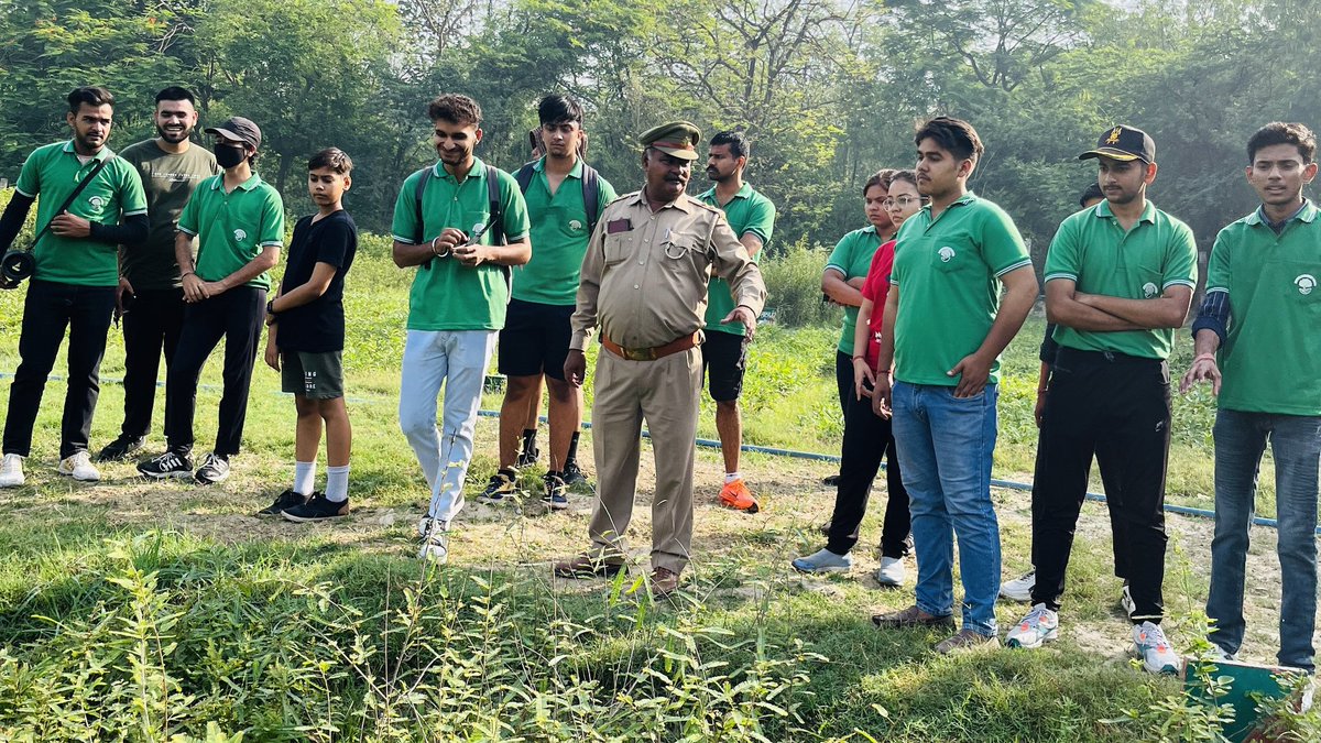 enclubmrt's tweet photo. आज, क्लब द्वारा वन विभाग मेरठ के सहयोग से संजय वन में 'जैव विविधता दिवस' #NatureWalk का आयोजन कर मनाया गया। वन दारोगा विशंभर सिंह ने सभी को संजय वन में पाई जाने वाली पेड़-पौधों की विभिन्न प्रजातियों के बारे में जानकारी दी। #BuildBackBiodiversity #BiodiversityDay 
@UNBiodiversity https://t.co/Z6jB6wZzBE