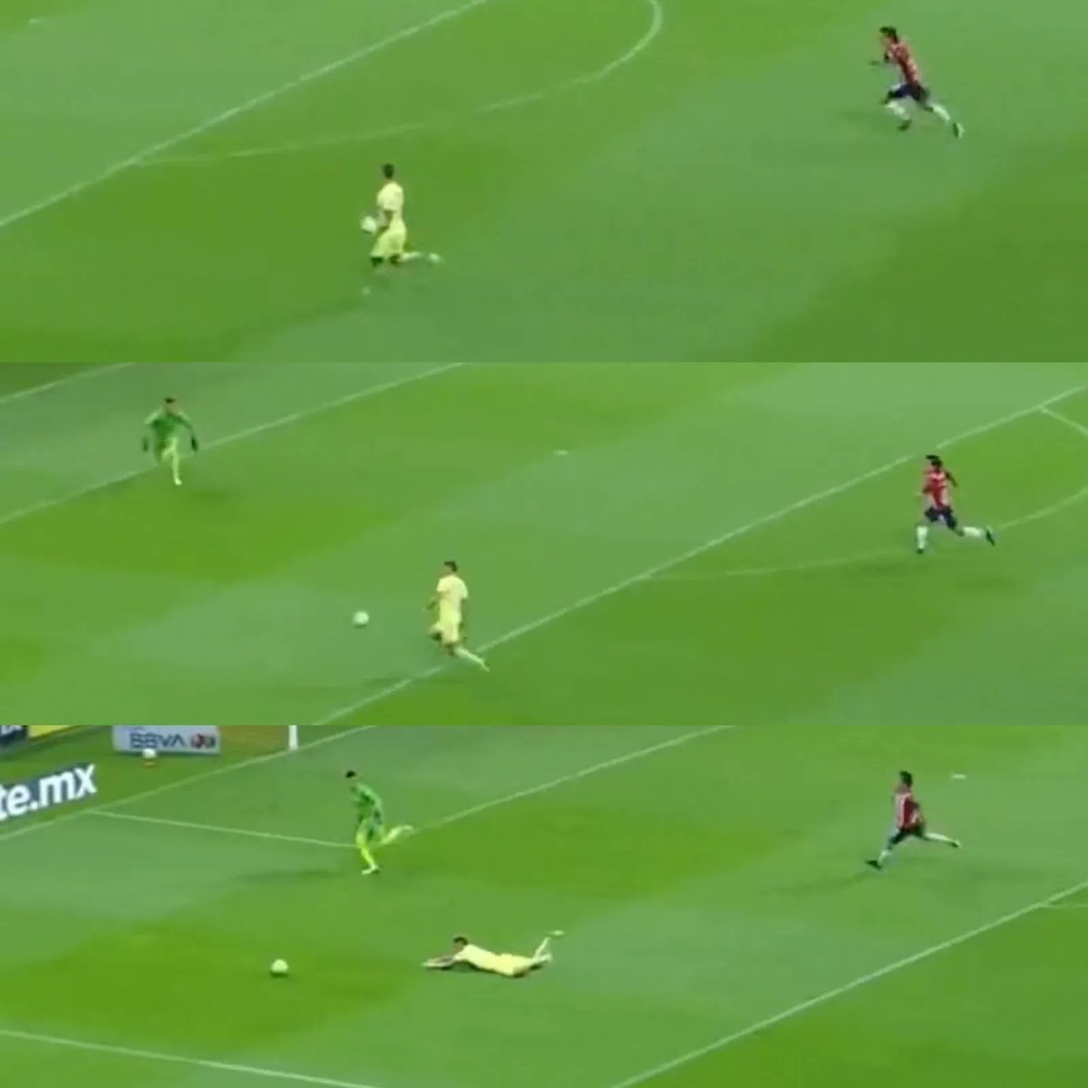 sopitas's tweet photo. *Cabecita Rodríguez se tropieza en él área* 

Jorge Campos: ¡Penal, penal!
Martinoli: No, ¿qué penal?
Campos: ¿Ah, no? jajaja
Martinoli: Eso era en los tiempos de Zaguito
Campos: Jajajajajajajajaja 

🤣 https://t.co/oq1KvgTnkp
