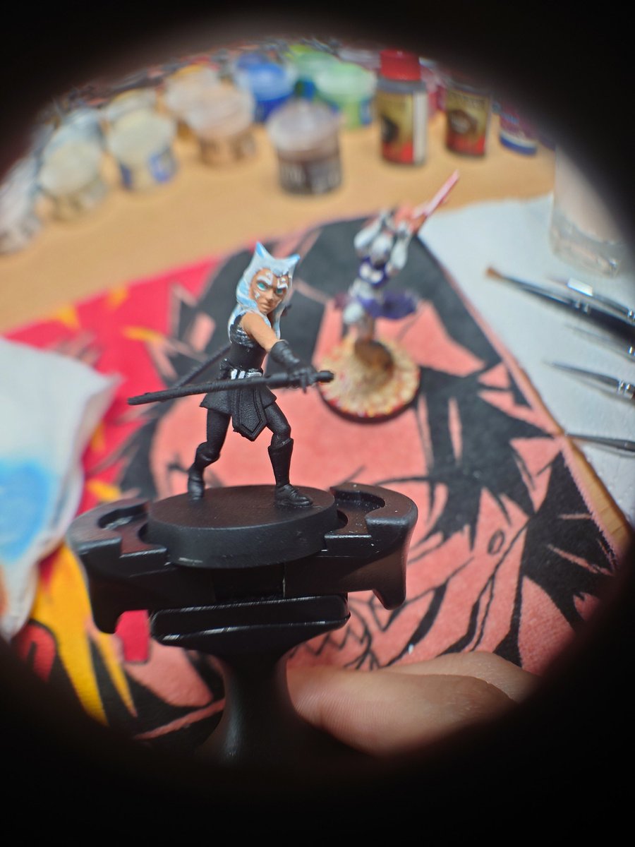 I've started on #Ahsoka while the crackle paint on Ventress's base dries. 😗👍🏼