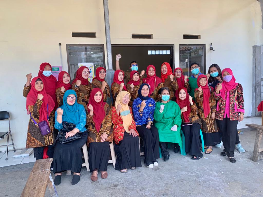 Ibu Kasi Kesos melakukan monitoring PIN Polio di Posyandu Suplier RW 08, Posyandu Kenanga II RW 10, dan Posyandu Sedap Malam A &amp; B RW 12 Kelurahan Sekeloa #Posyandu #SekeloaAsri #CoblongJitu #SUBPINPolio