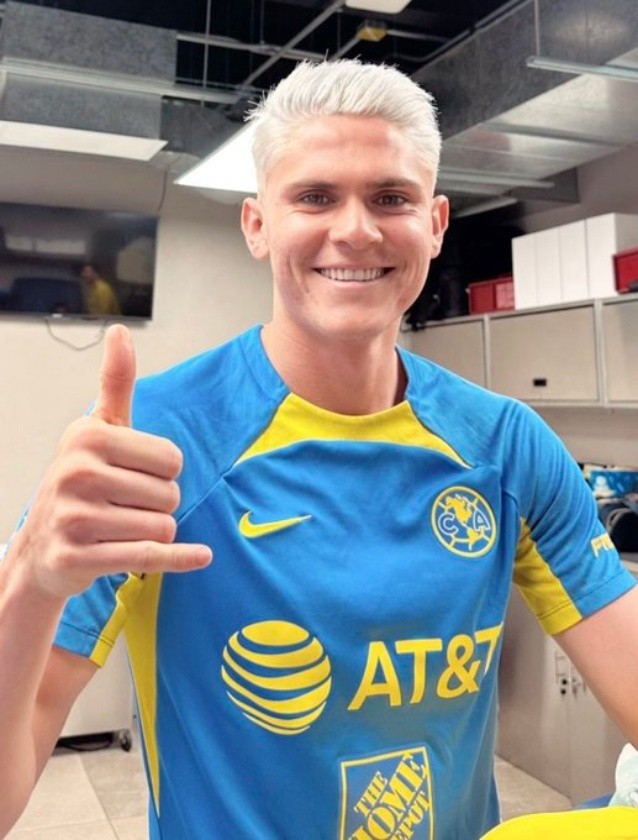 ImArthurcrack's tweet photo. Este otro, de tanto treparse al guayabo se quedó sin fuerzas.  vino a la baja en plena liguilla y momento más importante. https://t.co/KFWtT3xrJ3