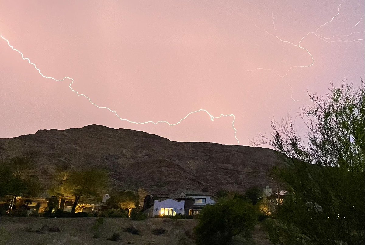 KevinJanison's tweet image. Sunday evening much quieter than 24 hours ago.  Big Steve with the big bolt, on Las Vegas’ far west side, from Saturday evening. #vegasweather @KTNV #Maysoon #JulyInMay