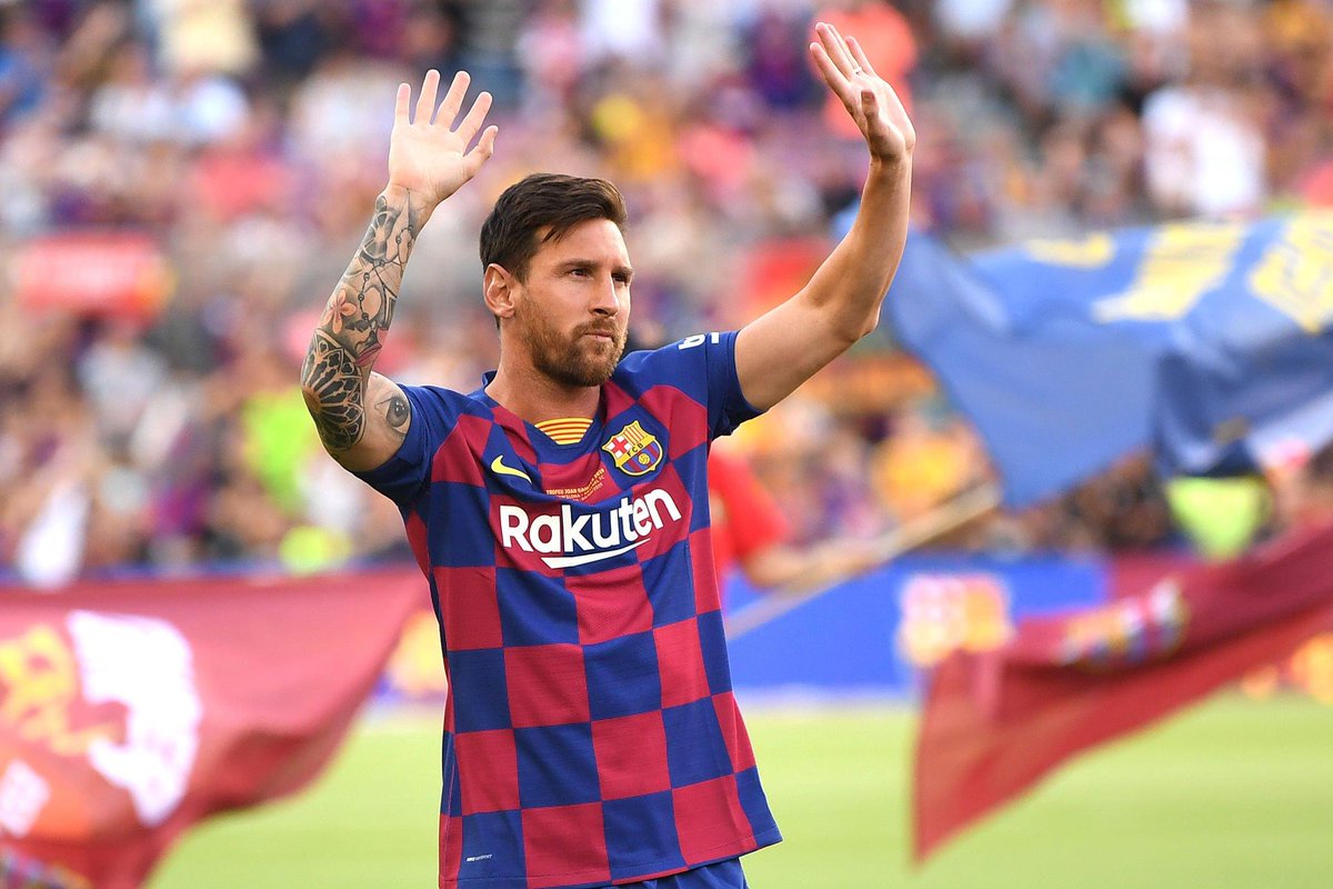 BlaugranaMedia's tweet photo. 🚨 Breaking News 📢: Messi's return to Barcelona predicts a stunning €230M boost! Sponsors: €150M, Ticketing: €80M. Barca's board left astonished. Net earnings: €100M. Via @DBR8 [sport]. 💥 #MessiReturns #BarcaFinancialBoost https://t.co/OPsSGcm6Fm