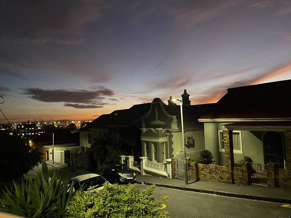 meganshead's tweet photo. Good morning from #Woodstockcapetown #makeitworkMonday https://t.co/9eD5UdfVZE