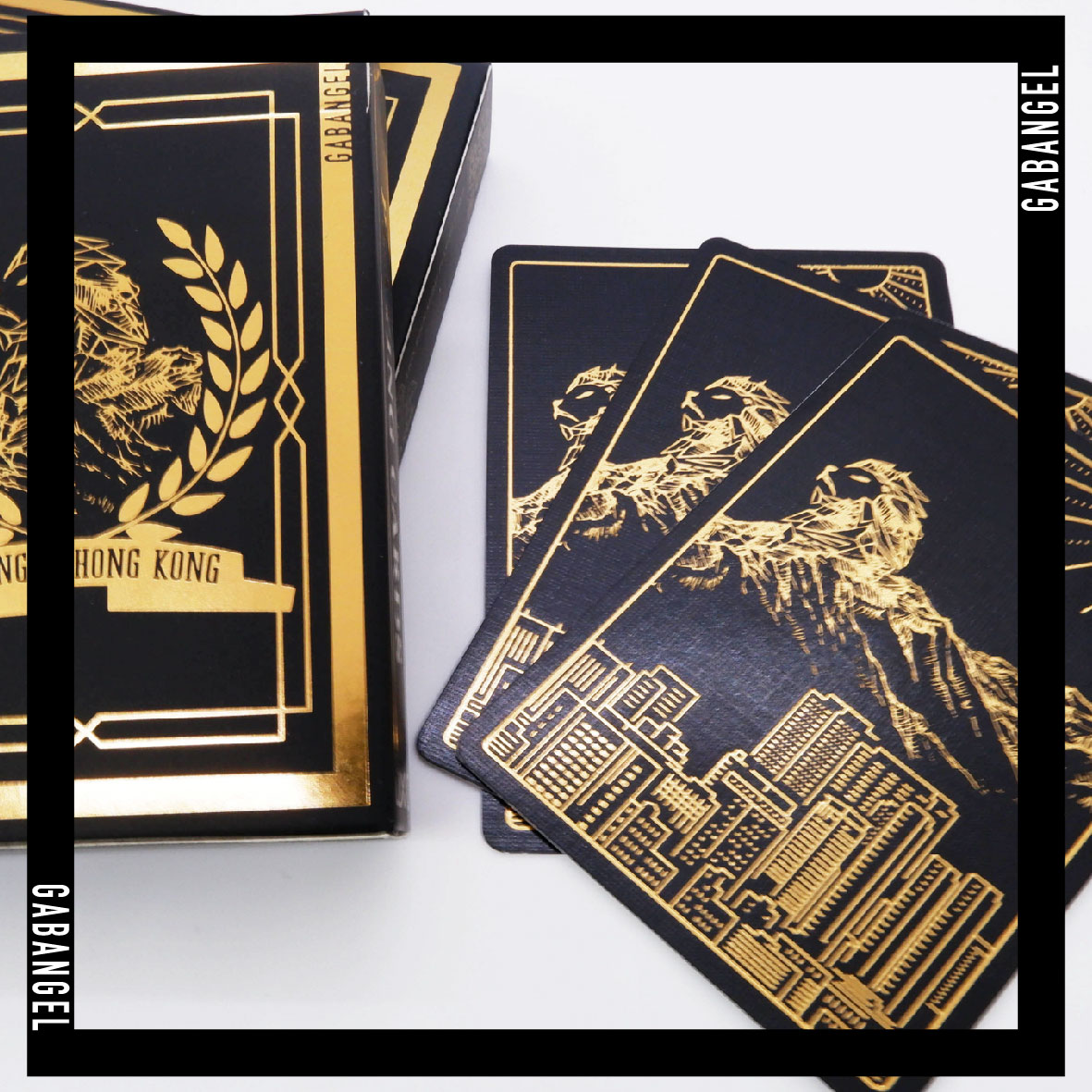 Gabangel_design's tweet photo. Who can refuse a black & gold deck? 🤩
Lion Rock Spirit playing cards, black edition
#playingcards #HongKong #Asia #design #cardsdesign #cardshop #hk #Spirit #poker #NFTCommmunity #gabangel #artshare https://t.co/NSwwnuwVmq