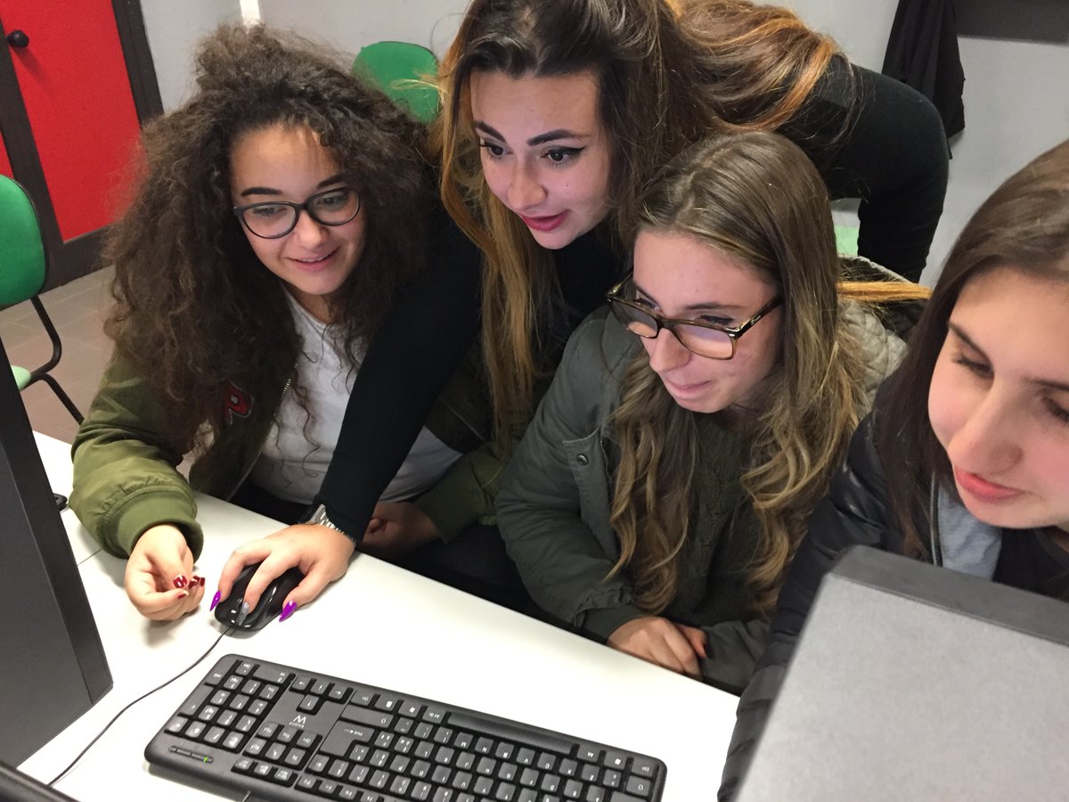 fmdigitale's tweet photo. Nell'agenda della settimana anche 3⃣ eventi territoriali ➡️https://t.co/1HWQraGKOR
🌎#CodingGirls a @MdR_Torino @AmbasciataUSA @microsoftitalia @CSP_live
🌍#JobDigitaLab a Napoli @INGItalia @cnanazionale @viperaviola
🌏#SmartHeartRome a @Roma @TIM_Official e @ASviSItalia https://t.co/PhH67mExIY