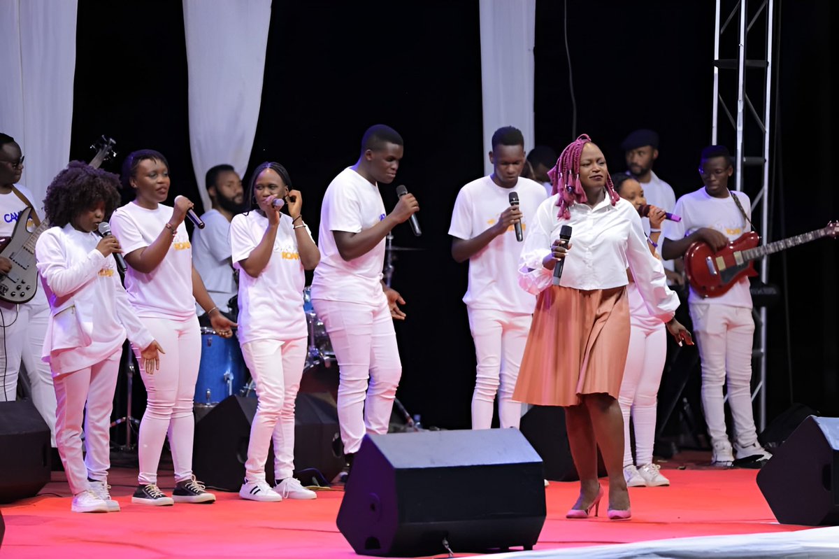 Sandra_Suubi's tweet photo. #CampusRoar with the
@ChristWayChurch family at @kyambogou
.
.
THERE IS A GENERATION RISING!!!!!!
#worship #warship #yegwe #geturpraiseon #getyourworshipon #sinza #chosengeneration
.
.
@hypemediaug 📷 https://t.co/s4t49llc0H