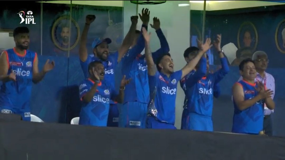 LoyalSachinFan's tweet photo. The moment Cameron Green completed his century. Now this Mumbai Indians team are bonding really well and hope there will be no mega-auction in the future to ruin it. https://t.co/ILhJ7VkeaY