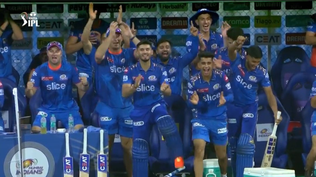 LoyalSachinFan's tweet photo. The moment Cameron Green completed his century. Now this Mumbai Indians team are bonding really well and hope there will be no mega-auction in the future to ruin it. https://t.co/ILhJ7VkeaY