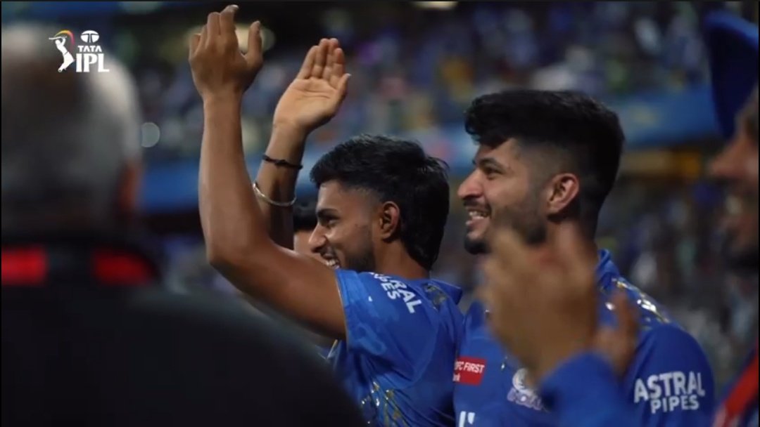 LoyalSachinFan's tweet photo. The moment Cameron Green completed his century. Now this Mumbai Indians team are bonding really well and hope there will be no mega-auction in the future to ruin it. https://t.co/ILhJ7VkeaY