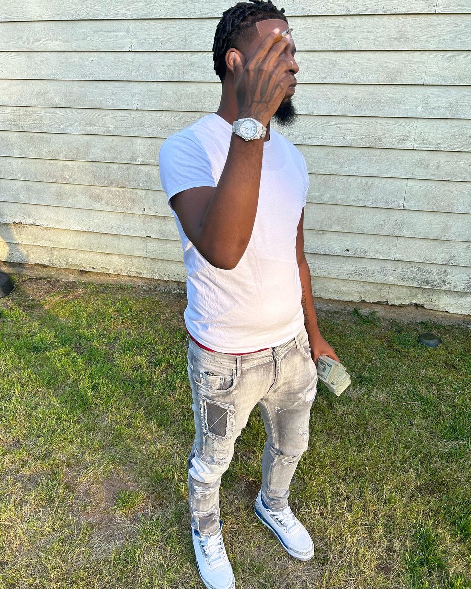babytimeduke's tweet photo. You can fly in just checc in da bag, my girl gone go an fetch det ๐งณ๐๐ฝโโ๏ธโค๏ธโ๐ฅ. #fatboyincontrol #igseenitfirst #Latepost https://t.co/3ZB78gm6dA