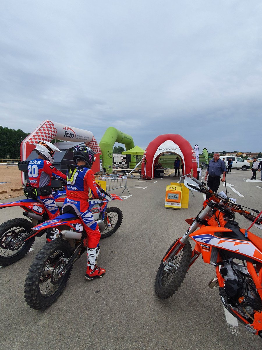 Peu_a_baix's tweet photo. La llavor del mototociclisme català torna amb el XIII ENDURET DE MAÇANET DE LA SELVA @ajMassanet organitzat per #Peuabaix.Èxit de participació de la prova gironina puntuable per el Campionat de Catalunya Enduro infantil @ajMassanet @selvaesports @DiputacioGirona @FCMotociclisme https://t.co/b7tTUgFeZu