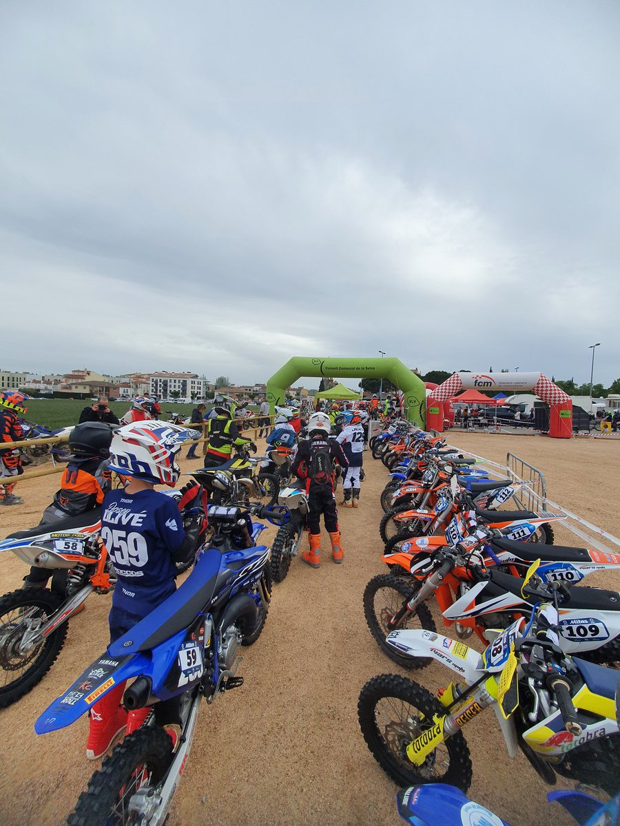 Peu_a_baix's tweet photo. La llavor del mototociclisme català torna amb el XIII ENDURET DE MAÇANET DE LA SELVA @ajMassanet organitzat per #Peuabaix.Èxit de participació de la prova gironina puntuable per el Campionat de Catalunya Enduro infantil @ajMassanet @selvaesports @DiputacioGirona @FCMotociclisme https://t.co/b7tTUgFeZu