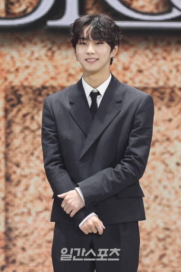 ❪ FOTOS ❙ 230522 ❫ <a href="/ENHYPEN_members/">ENHYPEN</a>

ENHYPEN en la conferencia de prensa del álbum “DARK BLOOD” 🖤🍷 (1)

#ENHYPEN #엔하이픈
© ENHYPENPeru