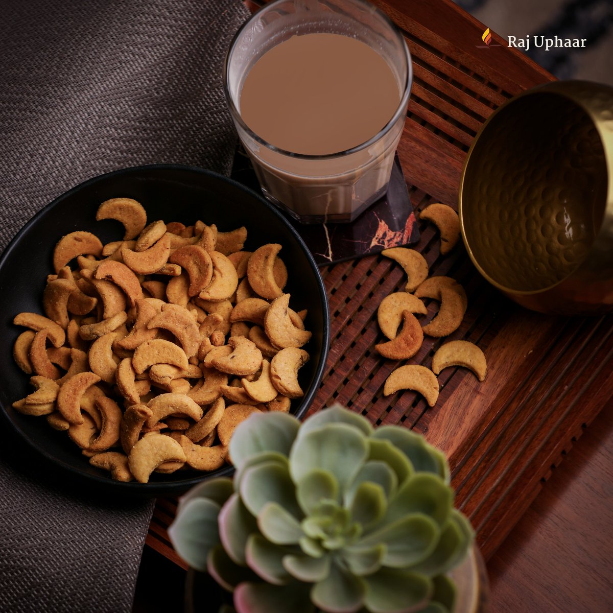RajUphaar's tweet photo. Crunchy bites seasoned with jiralu and other spices paired with a cup of chai is an absolute treat!
And the best part is that these Jeera Bites are roasted making it healthy as well as tasty!

Shop now: https://t.co/fjFchVBurr

#RajUphaar #BuyGoodDoGood #FitFoods https://t.co/4smLF0GDml